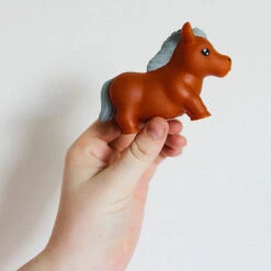 Isabelle Laurier Badspeelgoed Paard -Little Dutch || Djeco Verkoopwinkel isabelle laurier isabelle laurier badspeelgoed paa 4