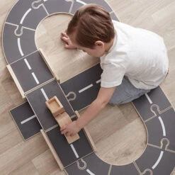 Kid's Concept Kids Concept Houten Autobaan Aiden 18-delig -Little Dutch || Djeco Verkoopwinkel kids concept kids concept houten autobaan aiden 18 3