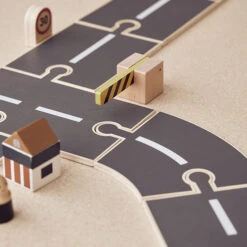 Kid's Concept Kids Concept Uitbreiding Houten Autobaan Aiden 11 Kid's Concept Kids Concept Uitbreiding Houten Autobaan Aiden -Little Dutch || Djeco Verkoopwinkel kids concept kids concept uitbreiding houten autob 4