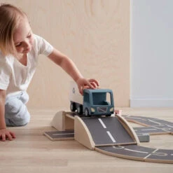 Kid's Concept Speelgoed Vuilniswagen Aiden - Kids Concept -Little Dutch || Djeco Verkoopwinkel kids concept speelgoed vuilniswagen aiden kids con 3