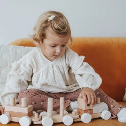 Label Label Stapeltrein Nougat 13 Label Label Stapeltrein Nougat -Little Dutch || Djeco Verkoopwinkel label label label label stapeltrein nougat 3