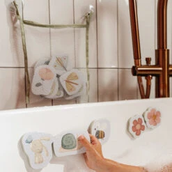 Little Dutch Badspeelgoed Foam Figuren Sailors Bay -Little Dutch || Djeco Verkoopwinkel little dutch little dutch badspeelgoed foam figure 11