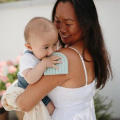 Mushie Bijtring Rainbow Cambridge Blue -Little Dutch || Djeco Verkoopwinkel mushie mushie bijtring rainbow cambridge blue 4