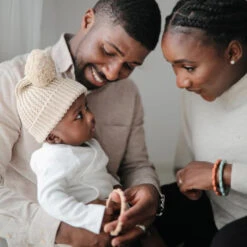 Mushie Flower Bijtring Armband Blush -Little Dutch || Djeco Verkoopwinkel mushie mushie flower bijtring armband blush 4