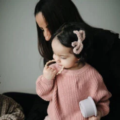 Mushie Flower Bijtring Armband Clay 9 Mushie Flower Bijtring Armband Clay -Little Dutch || Djeco Verkoopwinkel mushie mushie flower bijtring armband clay 3