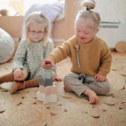 Mushie Stapeltoren Nesting Stars -Little Dutch || Djeco Verkoopwinkel mushie mushie stapeltoren nesting stars 3