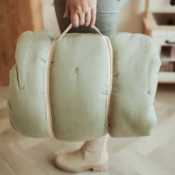 Play And Go Speelmat Bloom Meadow Green Organic -Little Dutch || Djeco Verkoopwinkel play and go play and go speelmat bloom meadow gree 7