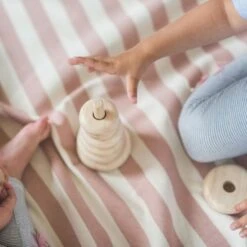 Play And Go Speelmat En Opbergzak Stripes Pink New -Little Dutch || Djeco Verkoopwinkel play and go play and go speelmat en opbergzak stri 12