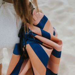 Play And Go Speelmat Opbergzak Outdoor Mokka Stripes -Little Dutch || Djeco Verkoopwinkel play and go play and go speelmat opbergzak outdoor 13