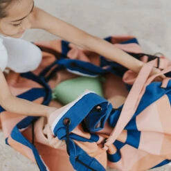 Play And Go Speelmat Opbergzak Outdoor Mokka Stripes -Little Dutch || Djeco Verkoopwinkel play and go play and go speelmat opbergzak outdoor 14