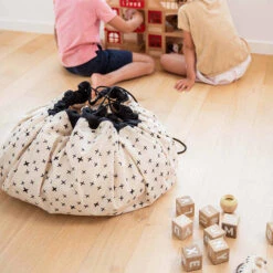 Speelmat En Opbergzak Crosses - Play And Go -Little Dutch || Djeco Verkoopwinkel play and go speelmat en opbergzak crosses play and 3