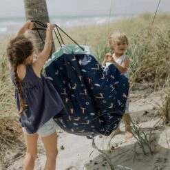 Speelmat - Opbergzak - Outdoor Surf - Play And Go -Little Dutch || Djeco Verkoopwinkel play and go speelmat opbergzak outdoor surf play a 2