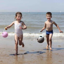 Quut Mini Ballo Banana Pink Emmer -Little Dutch || Djeco Verkoopwinkel quut quut mini ballo banana pink emmer 6