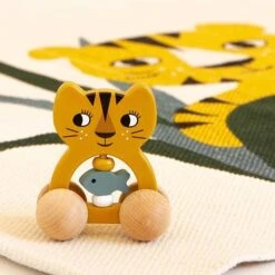 Roommate Rammelaar Op Wielen Tiger -Little Dutch || Djeco Verkoopwinkel roommate roommate rammelaar op wielen tiger 2