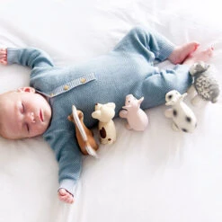 Tikiri Badspeeltje Met Belletje Schaap -Little Dutch || Djeco Verkoopwinkel tikiri tikiri badspeeltje met belletje schaap 3