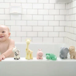 Tikiri Badspeeltje Met Belletje Zebra 8 Tikiri Badspeeltje Met Belletje Zebra -Little Dutch || Djeco Verkoopwinkel tikiri tikiri badspeeltje met belletje zebra 2