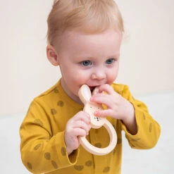 Trixie Bijtring Mrs. Rabbit -Little Dutch || Djeco Verkoopwinkel trixie baby trixie bijtring mrs rabbit 4
