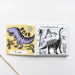 Badboekje Color Me Dinosaurs - Wee Gallery -Little Dutch || Djeco Verkoopwinkel wee gallery badboekje color me dinosaurs wee galle 2